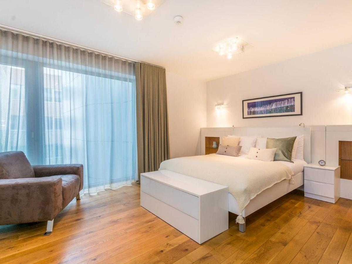 Pass The Keys Gorgeous 3-bed With Large Roof Terrace, Very Appartamento