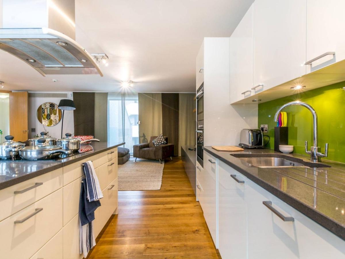 Pass The Keys Gorgeous 3-bed With Large Roof Terrace, Very Appartamento Londra