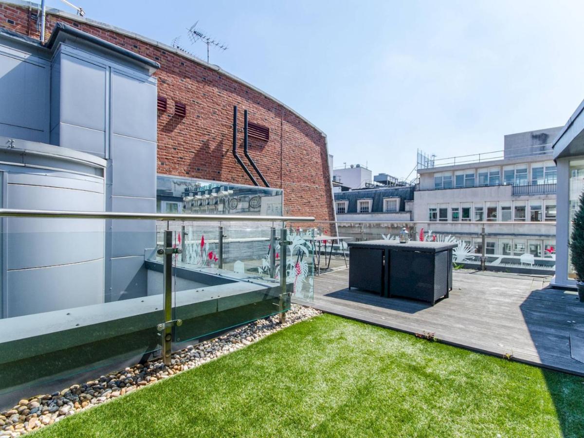 Pass The Keys Gorgeous 3-bed With Large Roof Terrace, Very * Londra