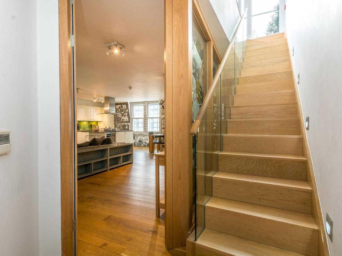 Pass The Keys Gorgeous 3-bed With Large Roof Terrace, Very Apartment London