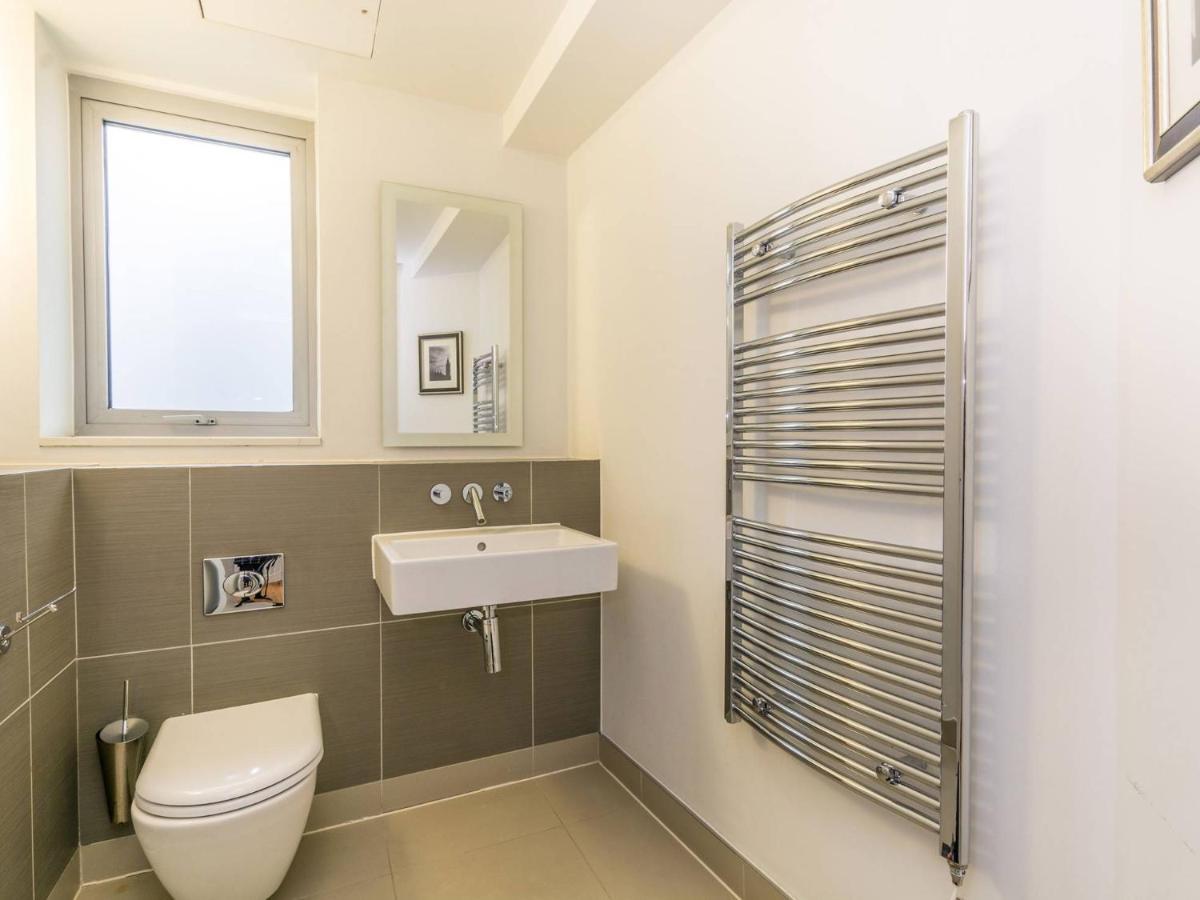Pass The Keys Gorgeous 3-bed With Large Roof Terrace, Very *
