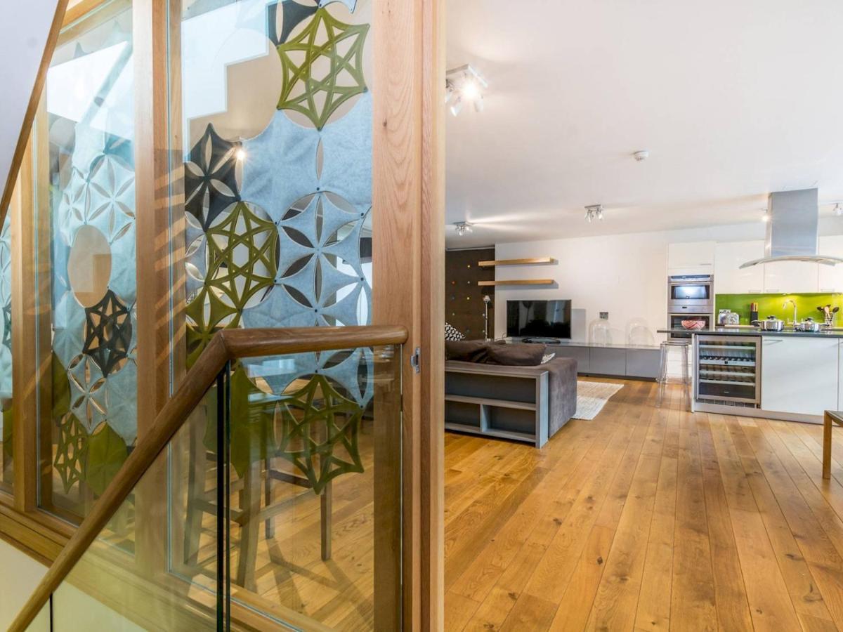 Pass The Keys Gorgeous 3-bed With Large Roof Terrace, Very *